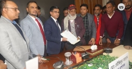 খালেদা জিয়ার মনোনয়নপত্র দাখিল: স্বাক্ষরের বদলে আঙুলের ছাপ